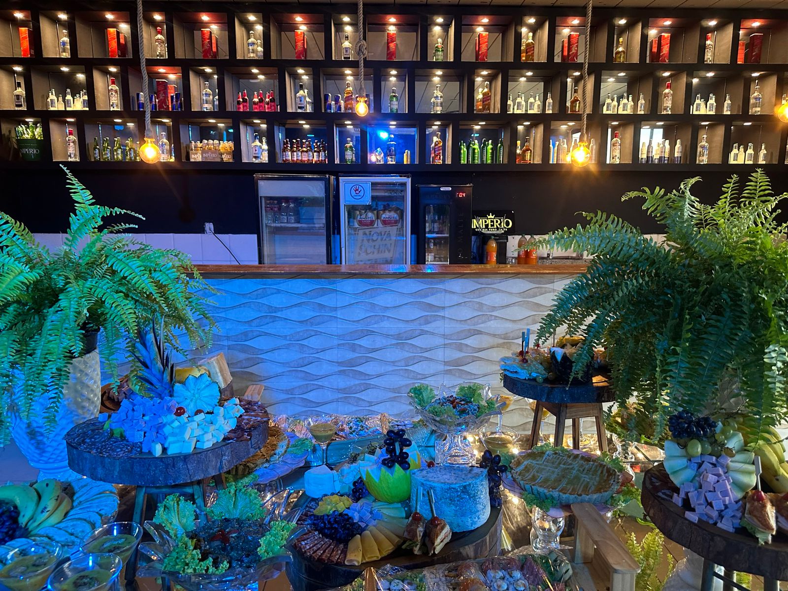 Bar completo no segundo piso